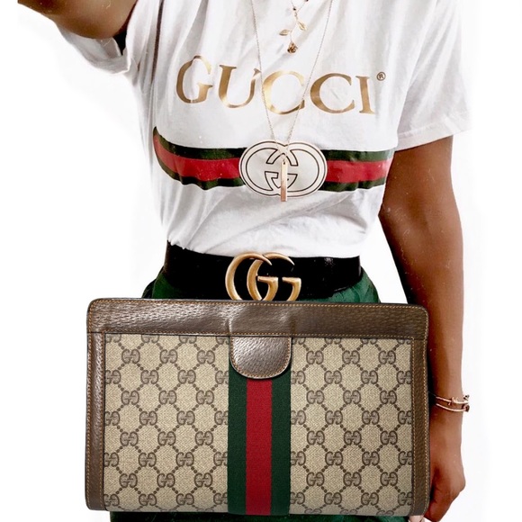 Gucci Handbags - Gucci Clutch